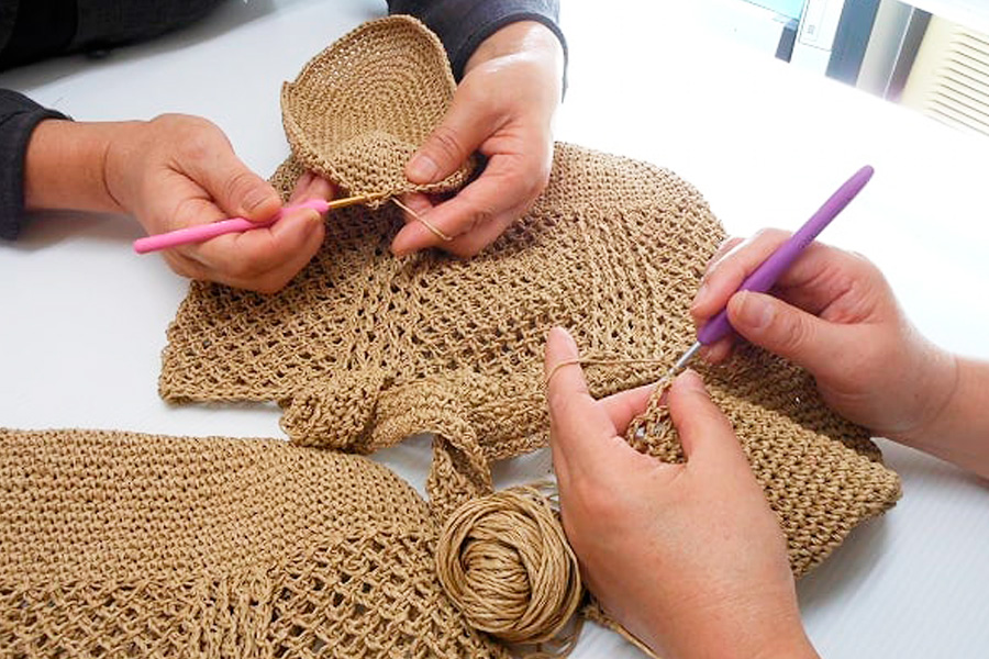 東北クロッシェが手編みニットを作ります。